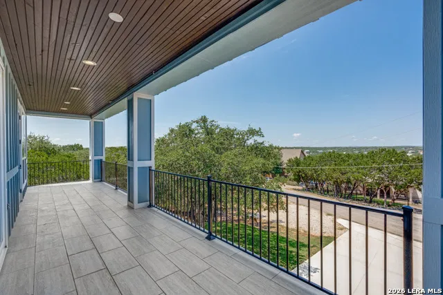 748 RIVIERA DR Canyon Lake, TX 78133