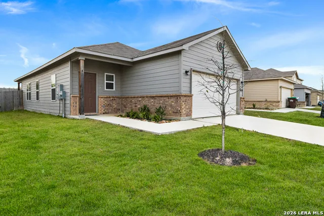 14631 STIRRUP TRCE Elmendorf, TX 78112