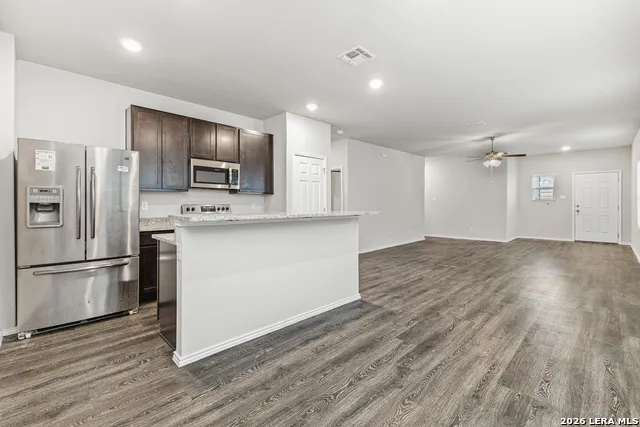 14631 STIRRUP TRCE Elmendorf, TX 78112