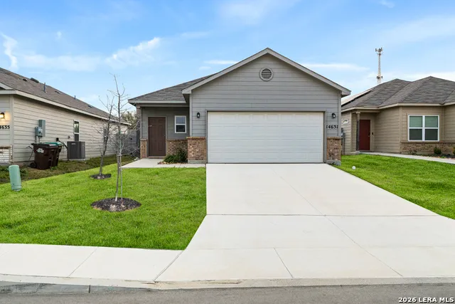 14631 STIRRUP TRCE Elmendorf, TX 78112