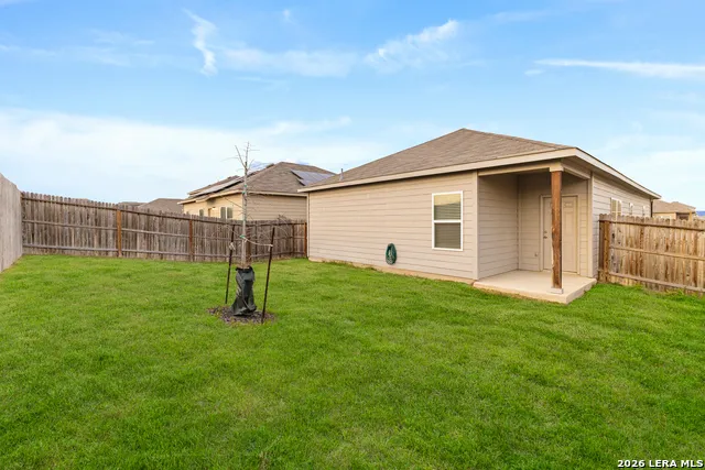 14631 STIRRUP TRCE Elmendorf, TX 78112
