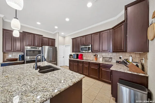 4624 SPLIT OAK RD Cibolo, TX 78108