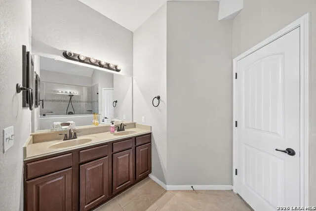 4624 SPLIT OAK RD Cibolo, TX 78108