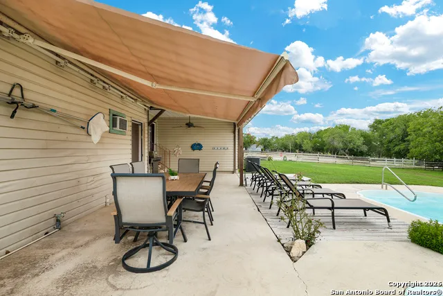 9950 Fm 471 LaCoste, TX 78039