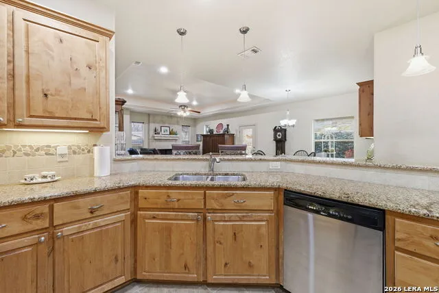 329 E Bandera Boerne, TX 78006