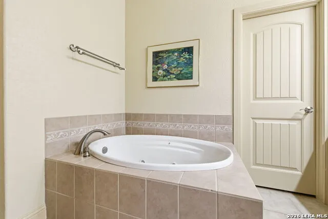 329 E Bandera Boerne, TX 78006