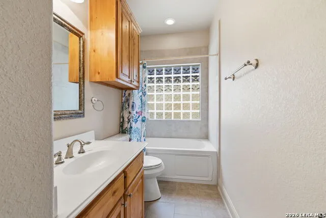 329 E Bandera Boerne, TX 78006