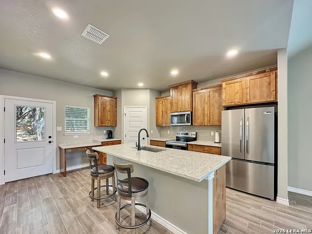 197 SPRING MOUNTAIN DR Canyon Lake, TX 78133