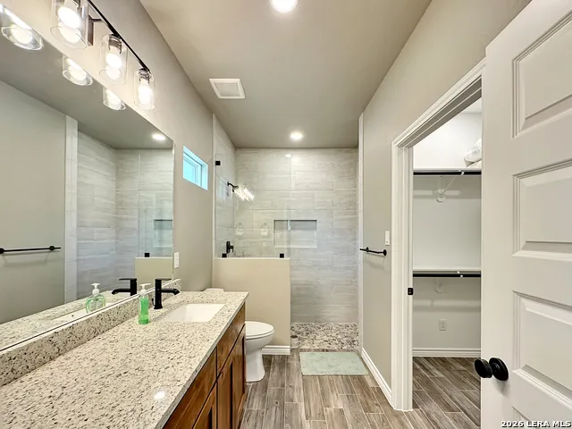 197 SPRING MOUNTAIN DR Canyon Lake, TX 78133