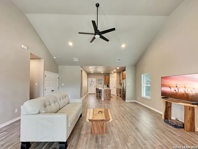 197 SPRING MOUNTAIN DR Canyon Lake, TX 78133