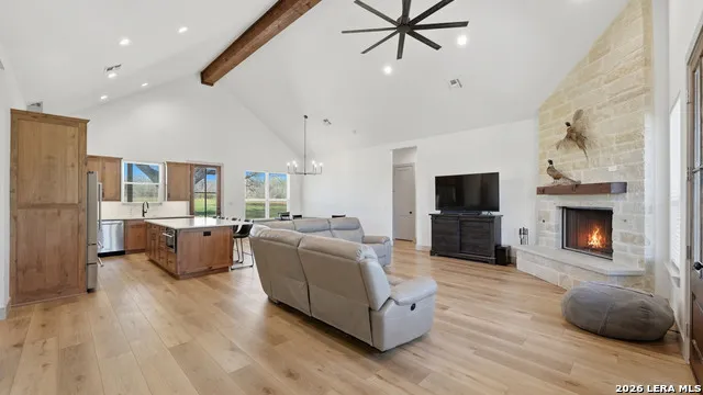 1130 Church Seguin, TX 78155