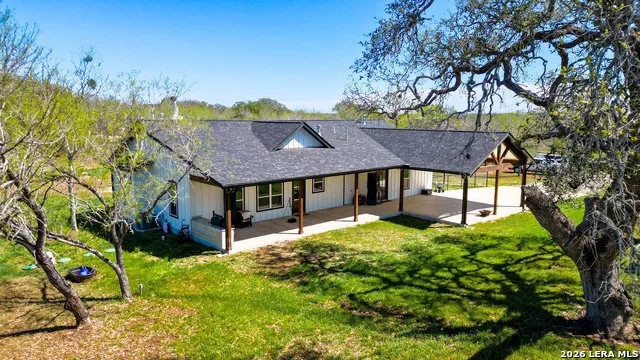 1130 Church Seguin, TX 78155
