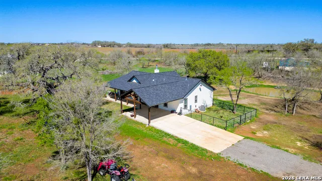 1130 Church Seguin, TX 78155