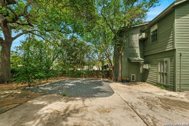 404 Sheraton Terrell Hills, TX 78209