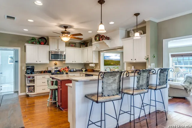 313 Roosevelt Boerne, TX 78006