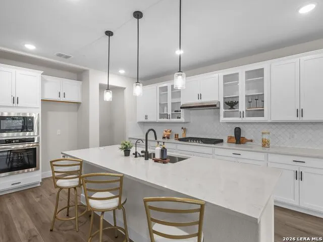 124 POE PARKWAY Castroville, TX 78009