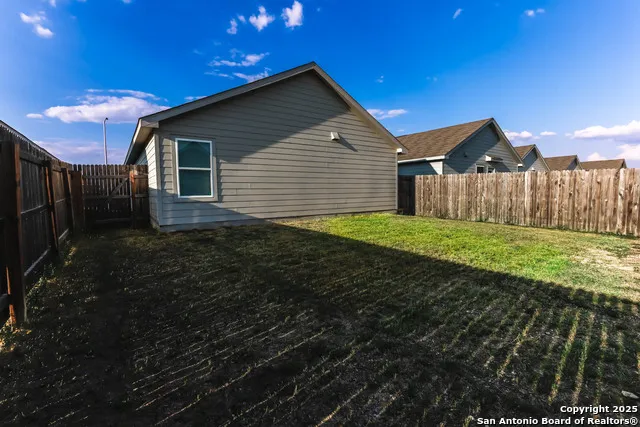5935 Texas Seguin, TX 78155