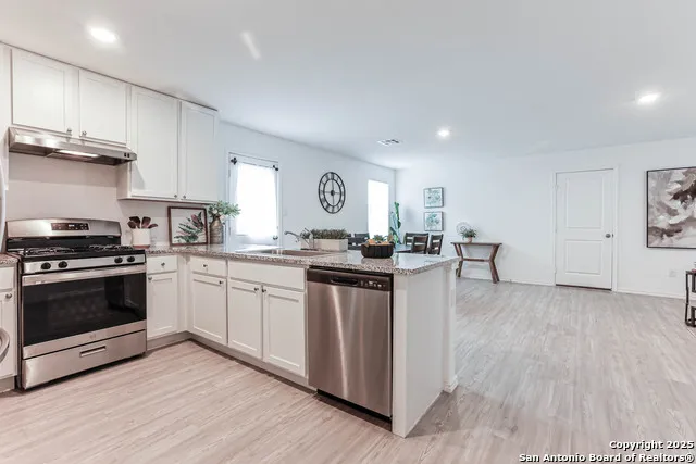 5935 Texas Seguin, TX 78155