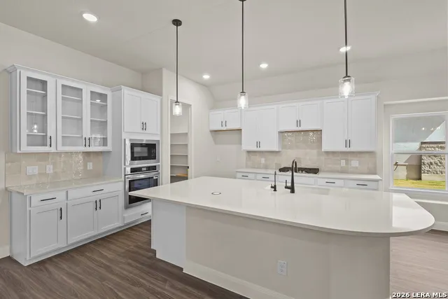 222 Poe Parkway Castroville, TX 78009