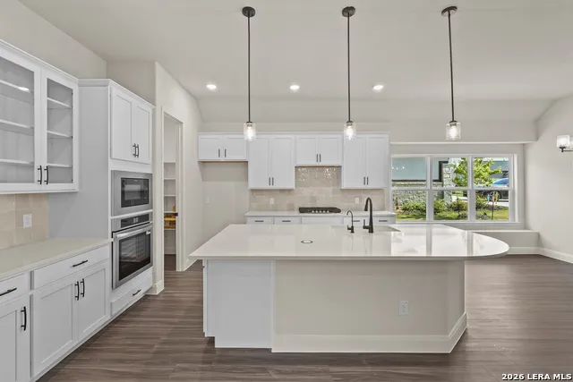 222 Poe Parkway Castroville, TX 78009
