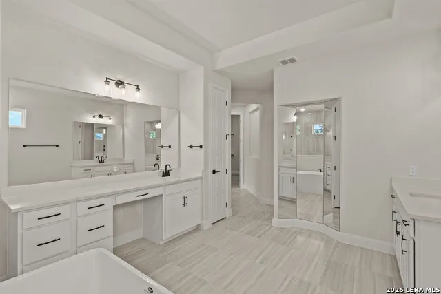 222 Poe Parkway Castroville, TX 78009