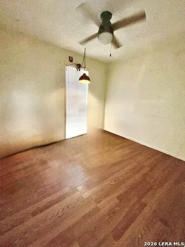 1106 E HUTCHINSON ST Beeville, TX 78102