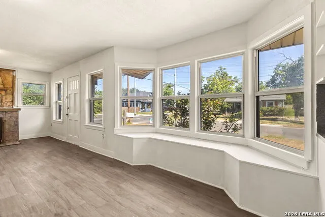 401 E WEINERT ST Seguin, TX 78155