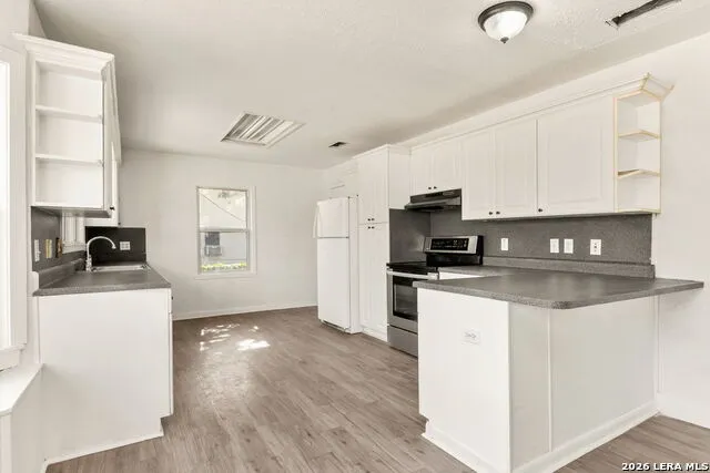 401 E WEINERT ST Seguin, TX 78155