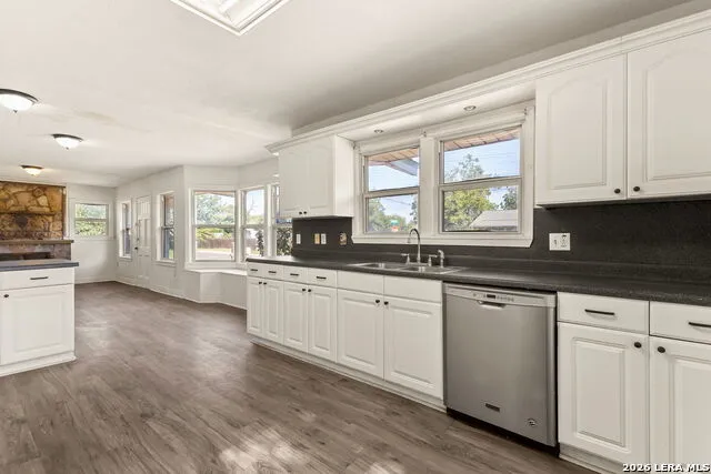 401 E WEINERT ST Seguin, TX 78155