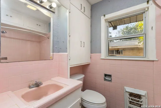 401 E WEINERT ST Seguin, TX 78155