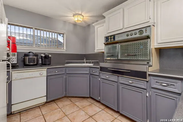 401 E WEINERT ST Seguin, TX 78155