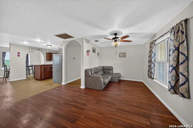4044 W Fm 476 Poteet, TX 78065