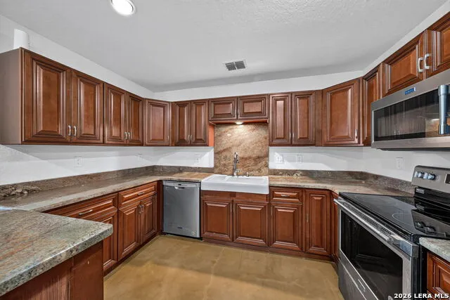 4044 W Fm 476 Poteet, TX 78065