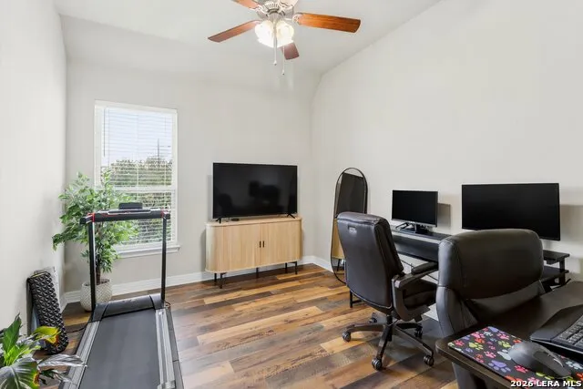 333 Cascade Trl Castroville, TX 78009