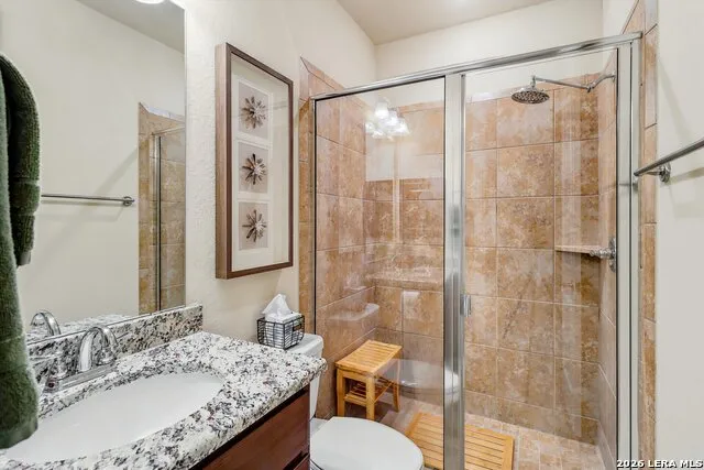 333 Cascade Trl Castroville, TX 78009