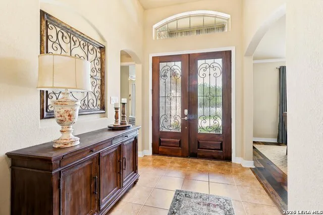 333 Cascade Trl Castroville, TX 78009