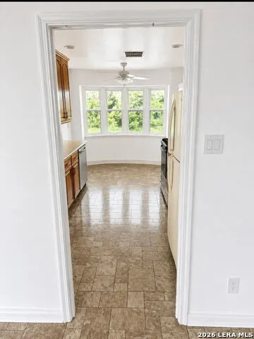907 REDWAY LN Houston, TX 77062