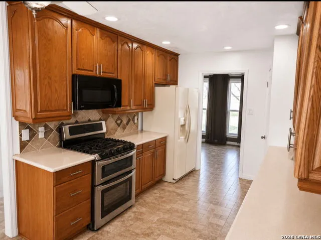 907 REDWAY LN Houston, TX 77062