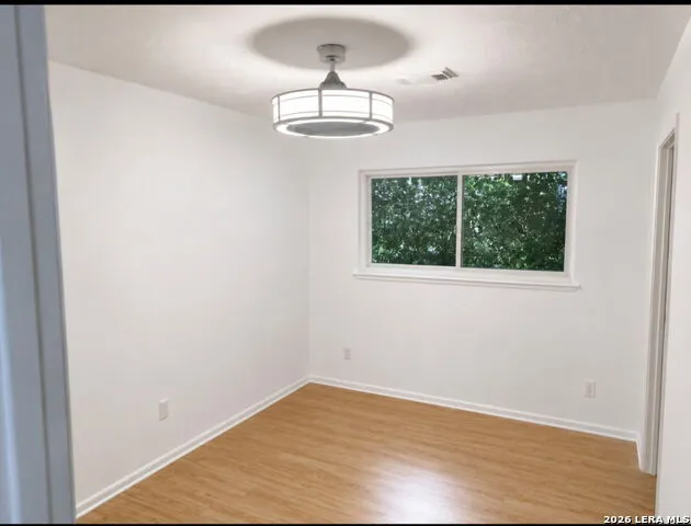 907 REDWAY LN Houston, TX 77062