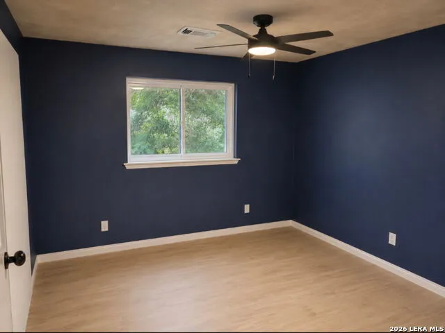 907 REDWAY LN Houston, TX 77062