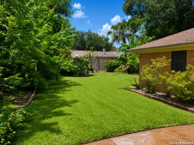 907 REDWAY LN Houston, TX 77062