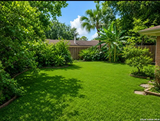 907 REDWAY LN Houston, TX 77062
