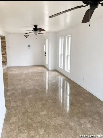 907 REDWAY LN Houston, TX 77062
