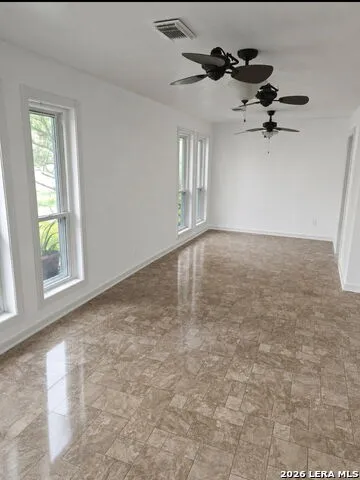 907 REDWAY LN Houston, TX 77062