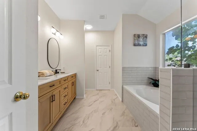 3445 Whisper Blf Schertz, TX 78108