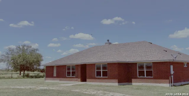 2259 County Road 325 Sabinal, TX 78881