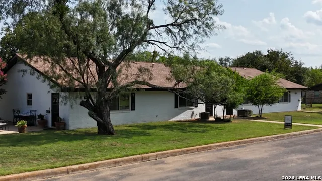 1405 CROCKETT ST Fredericksburg, TX 78624