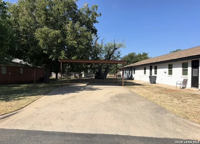 1405 CROCKETT ST Fredericksburg, TX 78624