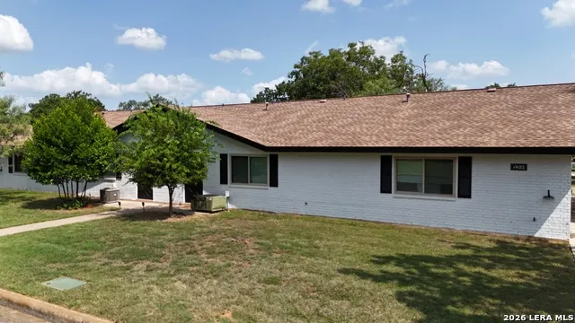 1405 CROCKETT ST Fredericksburg, TX 78624
