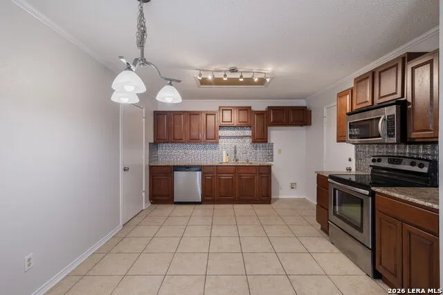 7025 Tourant San Antonio, TX 78240